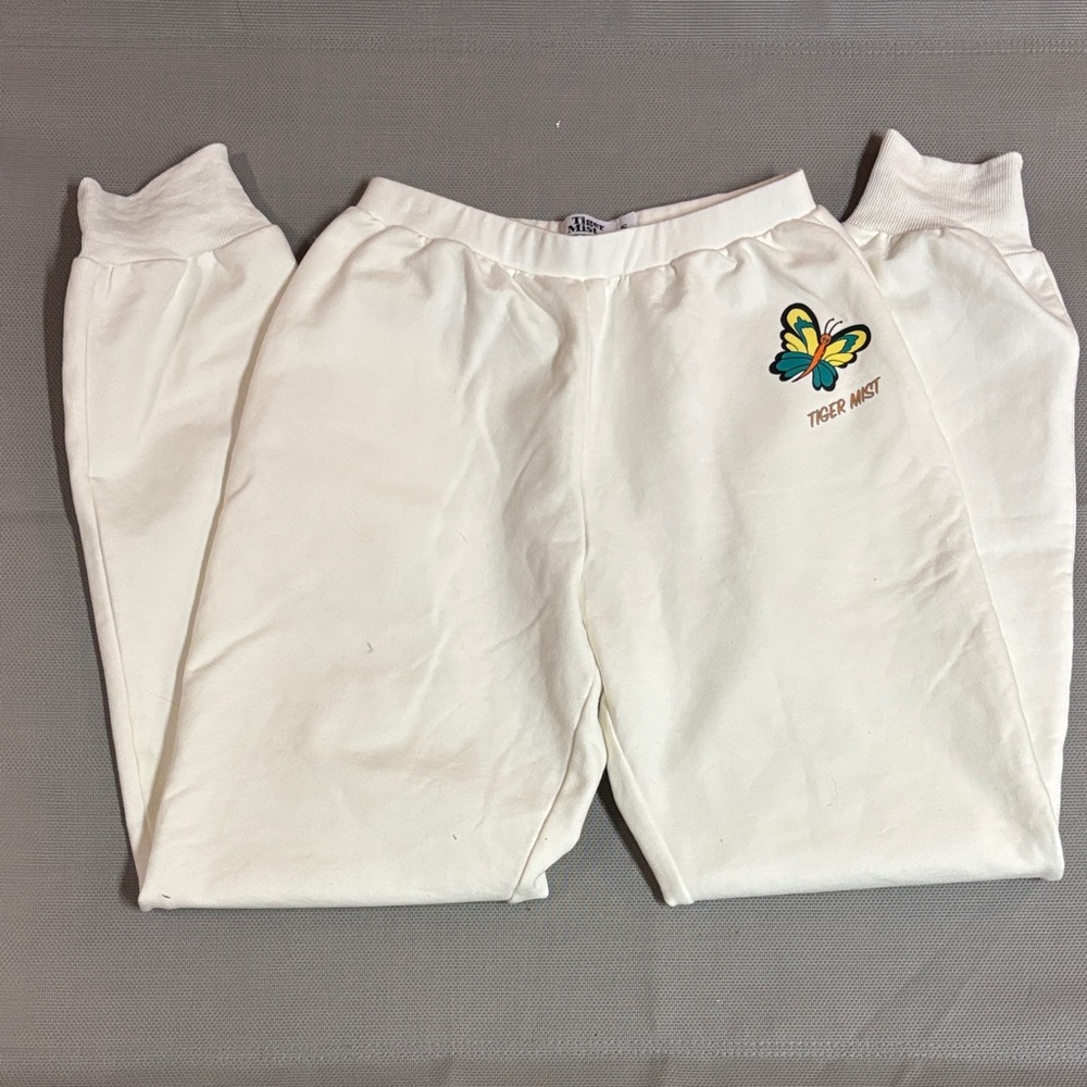Tiger Mist women’s S Cream Sweatpants with Butterfly Design NWOT